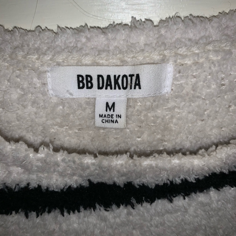 Sweater - Picture 2 of 3